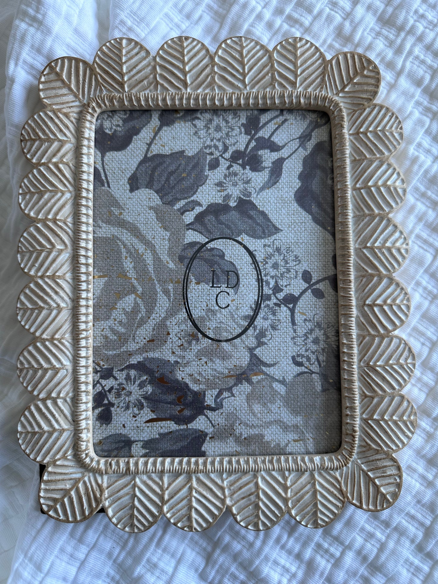 5'x7" Scalloped Frame