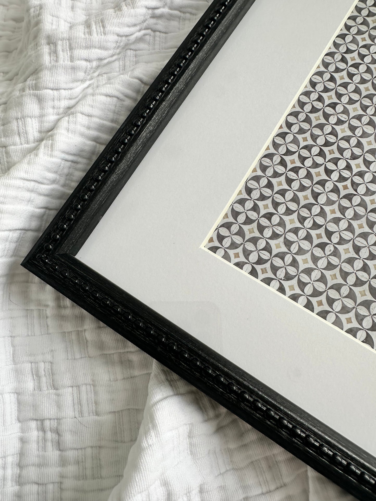 Black 11"x14" Matted to 8"x10" Wood Frame with Beaded Detail