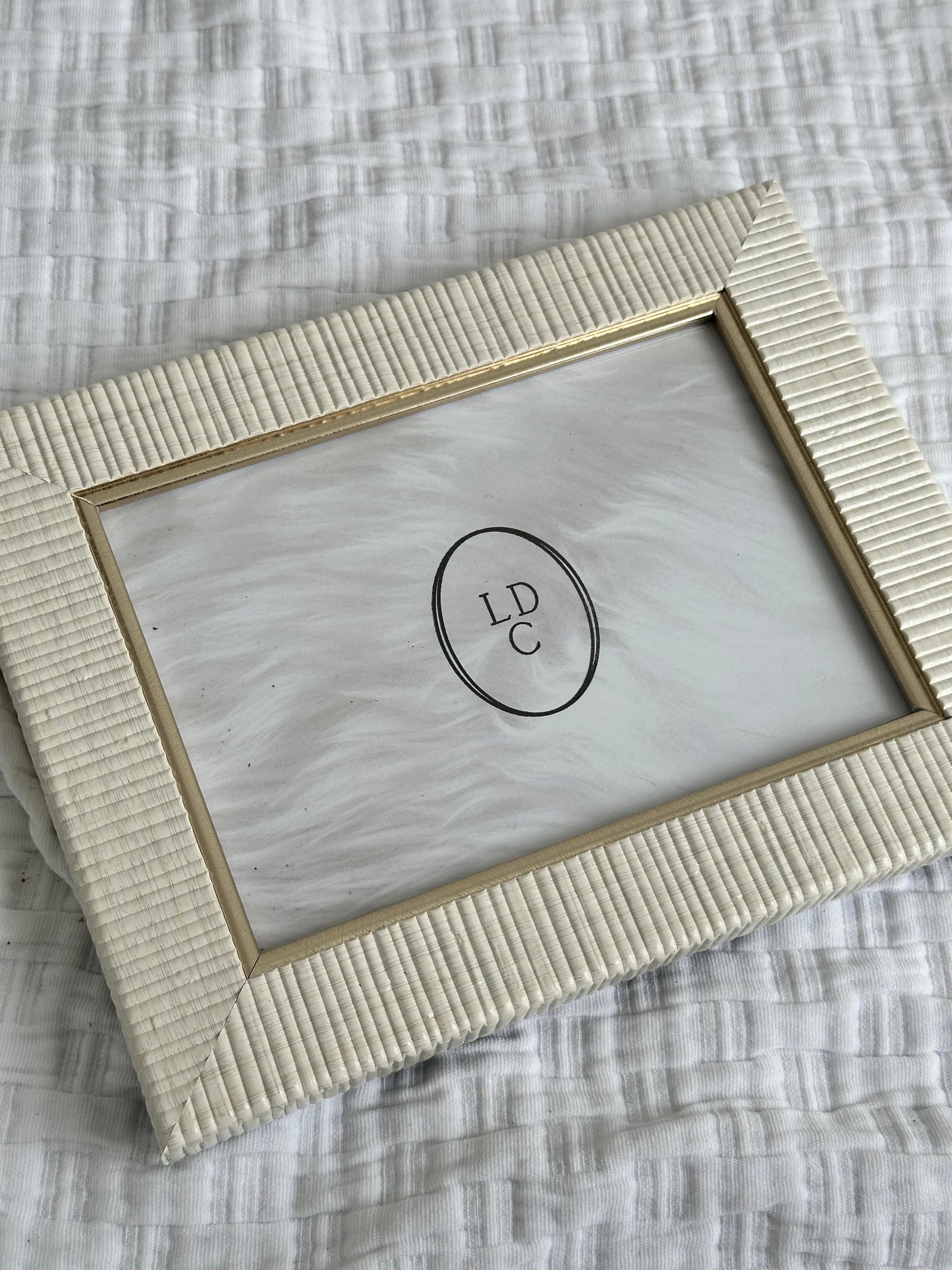 Creamy Ribbed 5'X7" Frame with Gold Trim Detail